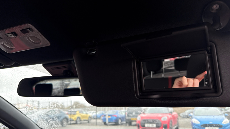 Toyota Yaris 1.5 VVT-i Blue Bi-tone 5dr Petrol Hatchback